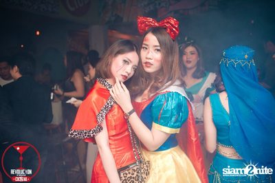 Dizneey Trash Halloween Party at Revolucion Cocktail Bangkok — photo 73