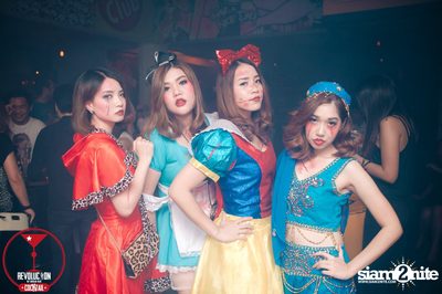 Dizneey Trash Halloween Party at Revolucion Cocktail Bangkok — photo 76