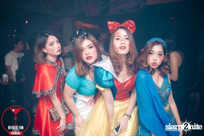 Dizneey Trash Halloween Party at Revolucion Cocktail Bangkok — photo 77