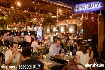 Seenspace Invasion ที่ร้าน Clouds, Fat'R Gut'z และ BREW Beers & Ciders — photo 7