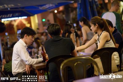 Seenspace Invasion ที่ร้าน Clouds, Fat'R Gut'z และ BREW Beers & Ciders — photo 35