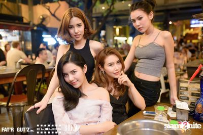 Seenspace Invasion ที่ร้าน Clouds, Fat'R Gut'z และ BREW Beers & Ciders — photo 100