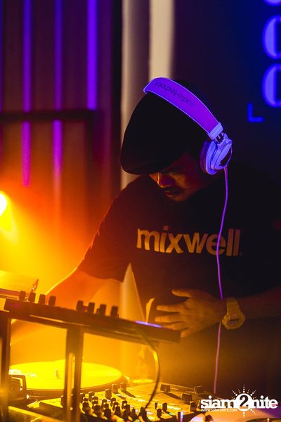 Red Bull Canvas Cooler Thailand 2015 at Iconic Studio — photo 137