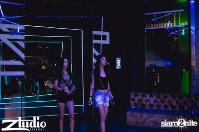 Grey Goose นำเสนอ TGIF : Sidney Samson ที่ สตูดิโอ ไลฟ์ ฮอลล์ — photo 2