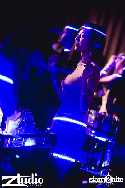 Grey Goose นำเสนอ TGIF : Sidney Samson ที่ สตูดิโอ ไลฟ์ ฮอลล์ — photo 17