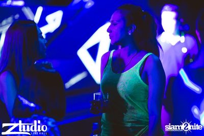 Grey Goose นำเสนอ TGIF : Sidney Samson ที่ สตูดิโอ ไลฟ์ ฮอลล์ — photo 18