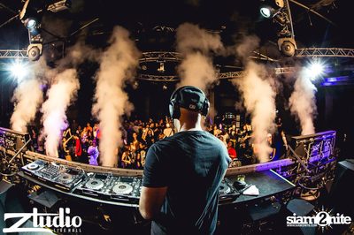 Grey Goose นำเสนอ TGIF : Sidney Samson ที่ สตูดิโอ ไลฟ์ ฮอลล์ — photo 34