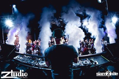 Grey Goose นำเสนอ TGIF : Sidney Samson ที่ สตูดิโอ ไลฟ์ ฮอลล์ — photo 35