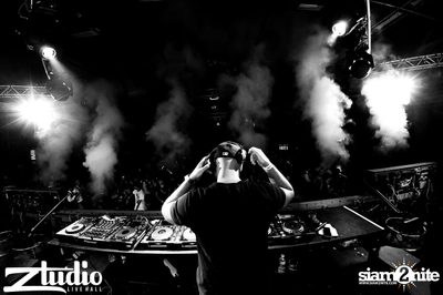 Grey Goose นำเสนอ TGIF : Sidney Samson ที่ สตูดิโอ ไลฟ์ ฮอลล์ — photo 36