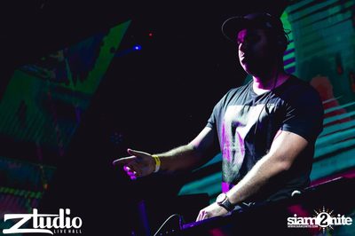 Grey Goose นำเสนอ TGIF : Sidney Samson ที่ สตูดิโอ ไลฟ์ ฮอลล์ — photo 42