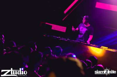 Grey Goose นำเสนอ TGIF : Sidney Samson ที่ สตูดิโอ ไลฟ์ ฮอลล์ — photo 47