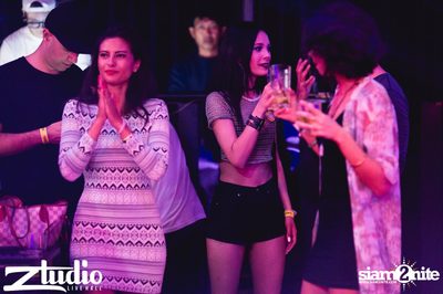 Grey Goose นำเสนอ TGIF : Sidney Samson ที่ สตูดิโอ ไลฟ์ ฮอลล์ — photo 52