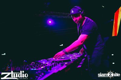 Grey Goose นำเสนอ TGIF : Sidney Samson ที่ สตูดิโอ ไลฟ์ ฮอลล์ — photo 60
