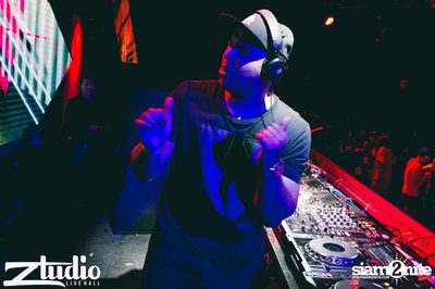Grey Goose นำเสนอ TGIF : Sidney Samson ที่ สตูดิโอ ไลฟ์ ฮอลล์ — photo 63