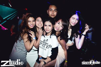 Grey Goose นำเสนอ TGIF : Sidney Samson ที่ สตูดิโอ ไลฟ์ ฮอลล์ — photo 74