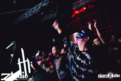 Grey Goose นำเสนอ TGIF : Sidney Samson ที่ สตูดิโอ ไลฟ์ ฮอลล์ — photo 88