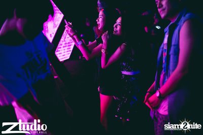 Grey Goose นำเสนอ TGIF : Sidney Samson ที่ สตูดิโอ ไลฟ์ ฮอลล์ — photo 94