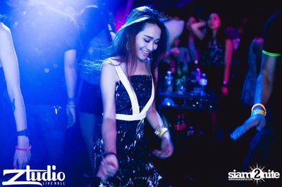Grey Goose นำเสนอ TGIF : Sidney Samson ที่ สตูดิโอ ไลฟ์ ฮอลล์ — photo 109