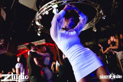 Grey Goose นำเสนอ TGIF : Sidney Samson ที่ สตูดิโอ ไลฟ์ ฮอลล์ — photo 111