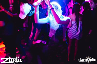 Grey Goose นำเสนอ TGIF : Sidney Samson ที่ สตูดิโอ ไลฟ์ ฮอลล์ — photo 114