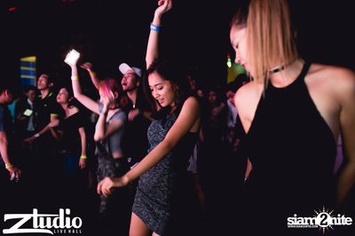Grey Goose นำเสนอ TGIF : Sidney Samson ที่ สตูดิโอ ไลฟ์ ฮอลล์ — photo 115