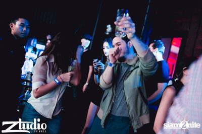 Grey Goose นำเสนอ TGIF : Sidney Samson ที่ สตูดิโอ ไลฟ์ ฮอลล์ — photo 127