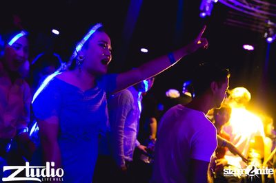 Grey Goose นำเสนอ TGIF : Sidney Samson ที่ สตูดิโอ ไลฟ์ ฮอลล์ — photo 131