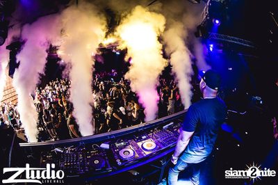 Grey Goose นำเสนอ TGIF : Sidney Samson ที่ สตูดิโอ ไลฟ์ ฮอลล์ — photo 137