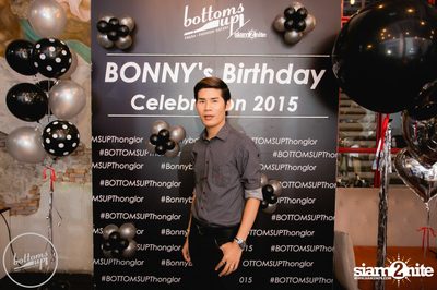 Saturday Night at BottomsUp, Thonglor — photo 7