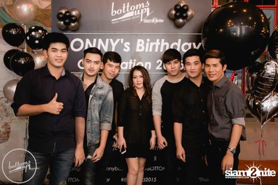 Saturday Night at BottomsUp, Thonglor — photo 9