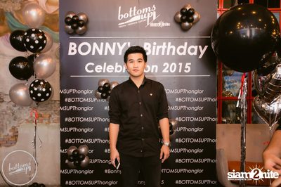 Saturday Night at BottomsUp, Thonglor — photo 10