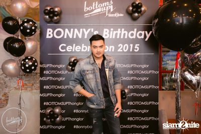 Saturday Night at BottomsUp, Thonglor — photo 11