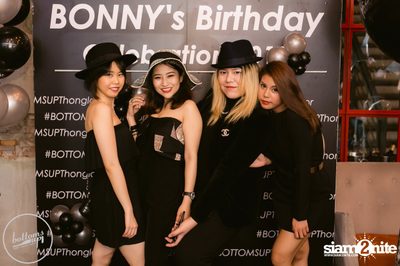Saturday Night at BottomsUp, Thonglor — photo 48