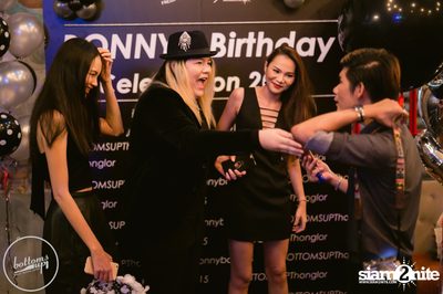 Saturday Night at BottomsUp, Thonglor — photo 97