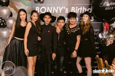 Saturday Night at BottomsUp, Thonglor — photo 193