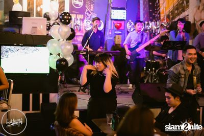 Saturday Night at BottomsUp, Thonglor — photo 215