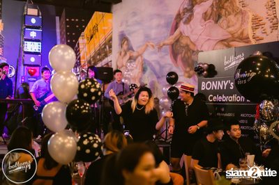 Saturday Night at BottomsUp, Thonglor — photo 217
