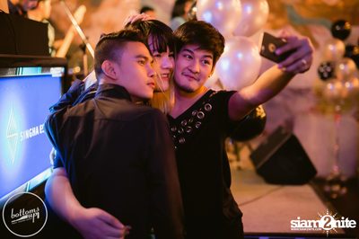 Saturday Night at BottomsUp, Thonglor — photo 231