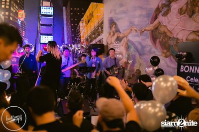 Saturday Night at BottomsUp, Thonglor — photo 242