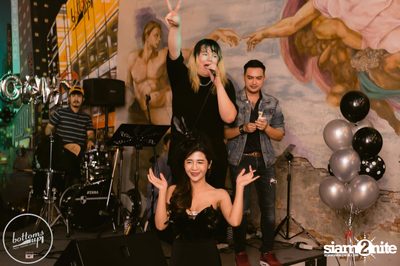 Saturday Night at BottomsUp, Thonglor — photo 250