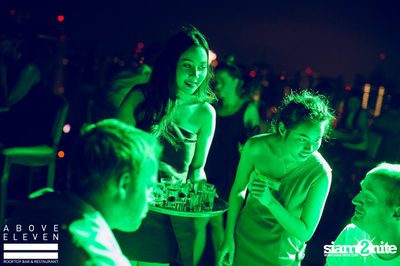 Dancing Under The Stars กับ DJ Neon ที่ อโบฟ อีเลฟเว่น — photo 8