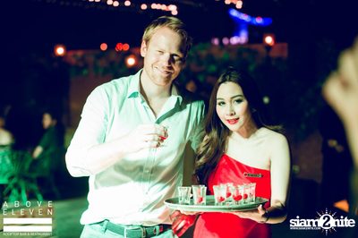 Dancing Under The Stars กับ DJ Neon ที่ อโบฟ อีเลฟเว่น — photo 10