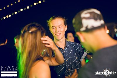 Dancing Under The Stars กับ DJ Neon ที่ อโบฟ อีเลฟเว่น — photo 62