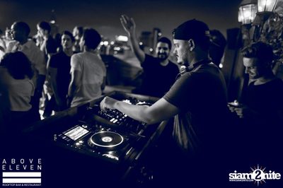 Dancing Under The Stars กับ DJ Neon ที่ อโบฟ อีเลฟเว่น — photo 96