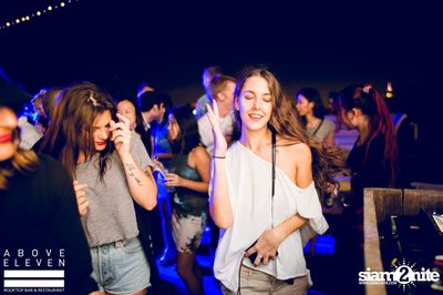Dancing Under The Stars กับ DJ Neon ที่ อโบฟ อีเลฟเว่น — photo 108