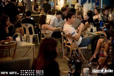 Seenspace Invasion ที่ร้าน Clouds, Fat'R Gut'z และ BREW Beers & Ciders — photo 2