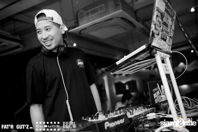 Seenspace Invasion ที่ร้าน Clouds, Fat'R Gut'z และ BREW Beers & Ciders — photo 33