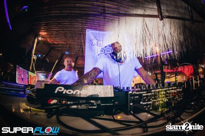 White Party - Open Air Edition at Superflow City Beach Club — photo 24