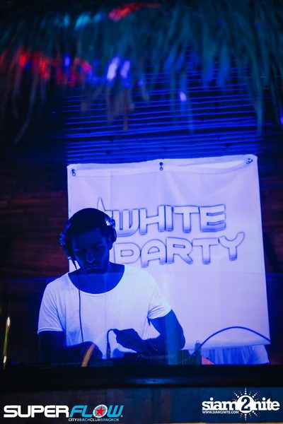 White Party - Open Air Edition at Superflow City Beach Club — photo 27