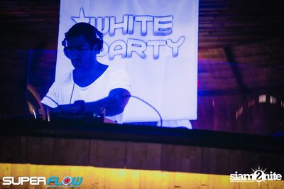 White Party - Open Air Edition at Superflow City Beach Club — photo 28